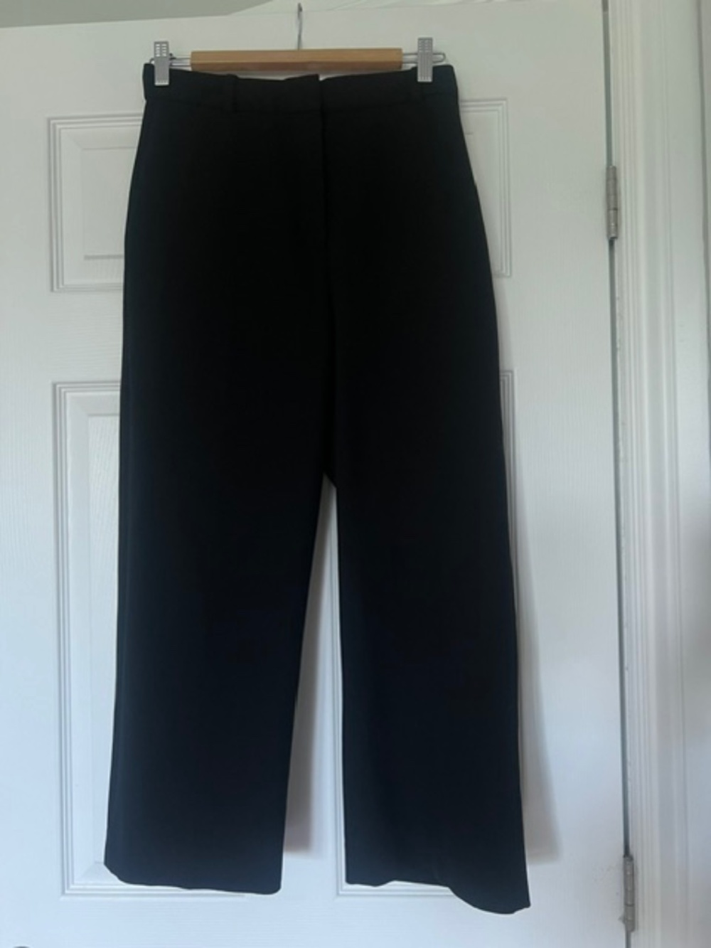 Aritzia Babaton Agency Cropped Black Pants